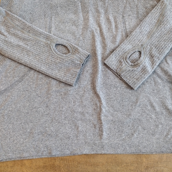 LULULEMON Women's long-sleeve Swiftly Tech gray top - 6 - Picture 7 of 12
